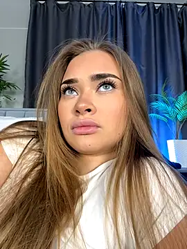 Snapshot of MilaRaven chatting on December 2025 07:01:02 AM MilaRaven online show from December 2025 07:01:02 AM