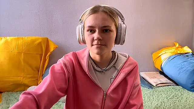 Snapshot of ChristineWest chatting on November 2025 08:27:02 AM ChristineWest online show from November 2025 08:27:02 AM