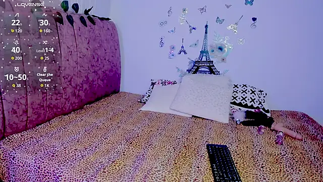 Snapshot of BONNIEFLOREZ chatting on November 2025 05:24:01 PM BONNIEFLOREZ online show from November 2025 05:24:01 PM