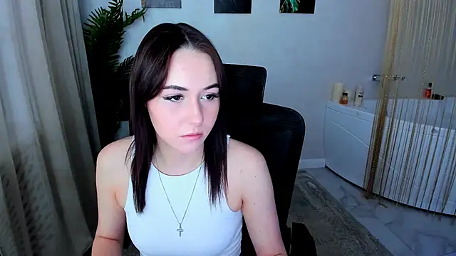 MakeYoueHappy online show from November 2025 11:44:01 AM