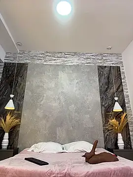 Hannahpradaa  online show from December 2025 11:37:02 AM