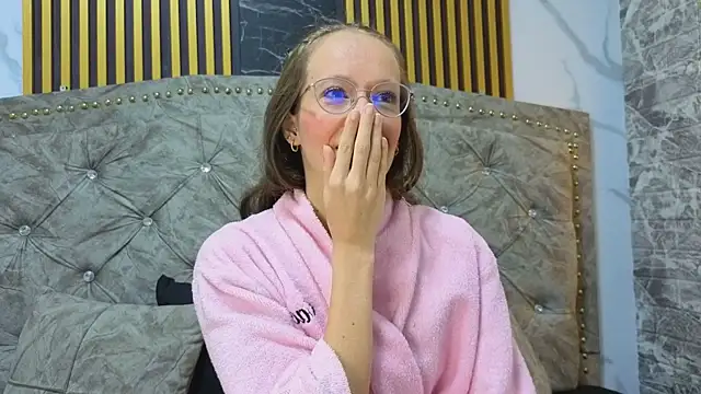 Salome cruxx online show from April 2026 12:14:02 PM