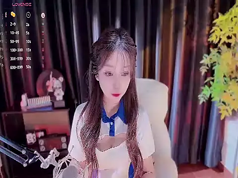 Snapshot of Yiluo95 chatting on November 2025 05:24:02 PM Yiluo95 online show from November 2025 05:24:02 PM