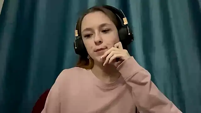 Snapshot of HOTBellakle chatting on November 2025 03:08:02 PM HOTBellakle online show from November 2025 03:08:02 PM