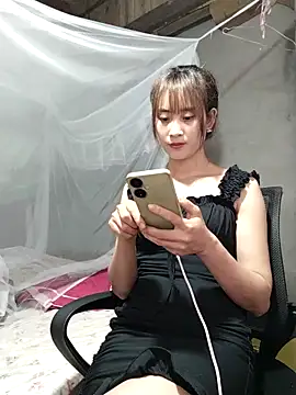 Snapshot of Em_xinh01 chatting on April 2026 01:10:02 PM Em xinh01 online show from April 2026 01:10:02 PM