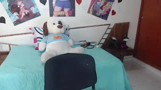 Snapshot of EmmilyConnor chatting on December 2025 02:47:01 PM EmmilyConnor online show from December 2025 02:47:01 PM