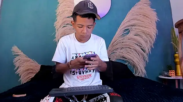 Snapshot of wild_best chatting on December 2025 07:44:01 PM wild best online show from December 2025 07:44:01 PM