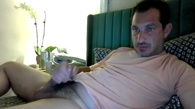 ckraiders84 online show from May 2026 04:21:01 AM