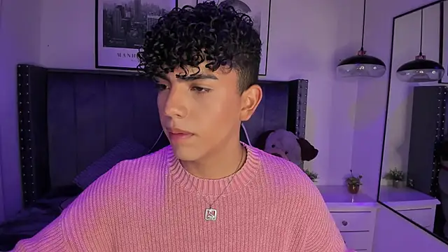 Niick Twiink online show from December 2025 07:42:01 PM