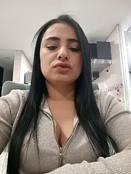 Snapshot of solandrea chatting on October 2025 11:38:01 PM solandrea online show from October 2025 11:38:01 PM