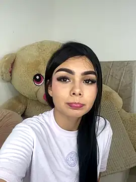 Snapshot of little_emiily_ chatting on October 2025 08:00:02 PM little emiily  online show from October 2025 08:00:02 PM