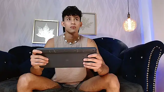 KamiSuarez online show from November 2025 06:19:02 PM