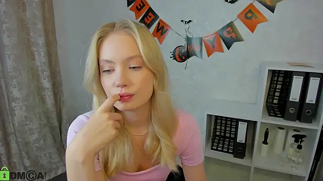 Snapshot of Melanie_Ryer chatting on October 2025 01:19:02 AM Melanie Ryer online show from October 2025 01:19:02 AM