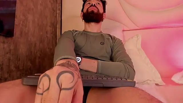 jackfoden01 online show from December 2025 12:33:02 PM