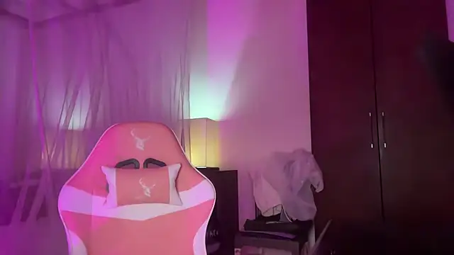 Snapshot of Bae_Belle chatting on November 2025 08:03:01 AM Bae Belle online show from November 2025 08:03:01 AM