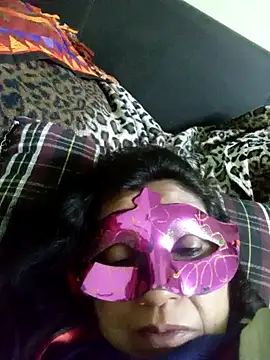 Snapshot of LOVE__RANI chatting on November 2025 11:02:01 PM LOVE RANI online show from November 2025 11:02:01 PM