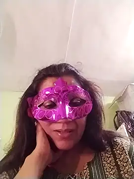 Snapshot of LOVE__RANI chatting on November 2025 01:07:02 PM LOVE RANI online show from November 2025 01:07:02 PM