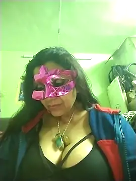 Snapshot of LOVE__RANI chatting on November 2025 01:11:01 AM LOVE RANI online show from November 2025 01:11:01 AM