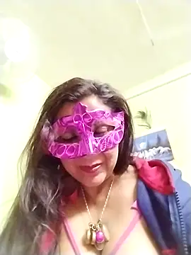 Snapshot of LOVE__RANI chatting on November 2025 06:35:01 AM LOVE RANI online show from November 2025 06:35:01 AM