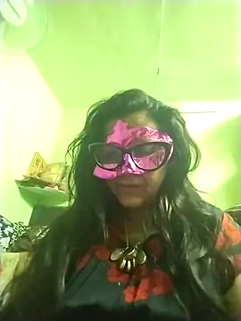 Snapshot of LOVE__RANI chatting on December 2025 12:37:02 AM LOVE RANI online show from December 2025 12:37:02 AM