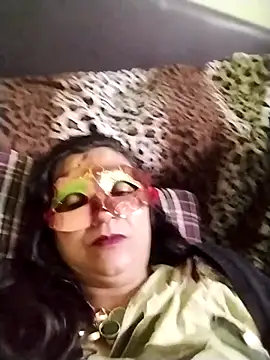 Snapshot of LOVE__RANI chatting on December 2025 10:40:02 PM LOVE RANI online show from December 2025 10:40:02 PM