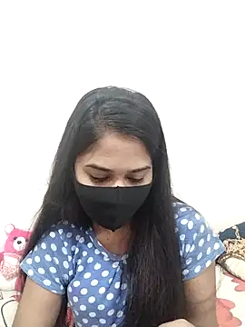 Green LaDY66 online show from November 2025 06:40:01 PM