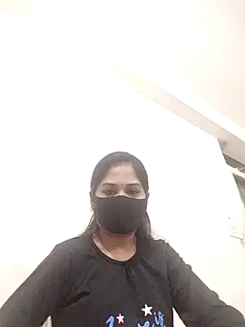 Green LaDY66 online show from November 2025 05:46:02 PM