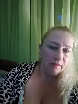 Snapshot of Esenia505 chatting on November 2025 03:56:01 PM Esenia505 online show from November 2025 03:56:01 PM