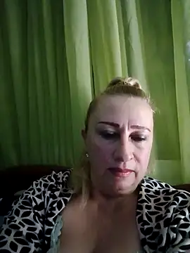 Snapshot of Esenia505 chatting on November 2025 02:51:01 PM Esenia505 online show from November 2025 02:51:01 PM