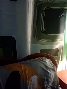 Snapshot of Esenia505 chatting on November 2025 05:19:02 AM Esenia505 online show from November 2025 05:19:02 AM