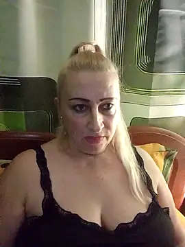 Snapshot of Esenia505 chatting on December 2025 01:53:01 PM Esenia505 online show from December 2025 01:53:01 PM