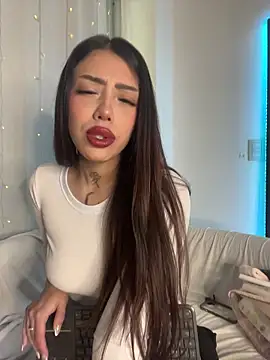 AshleyWinslow online show from April 2026 07:33:01 PM