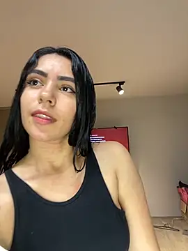 Snapshot of Sara-215 chatting on November 2025 01:40:02 AM Sara-215 online show from November 2025 01:40:02 AM