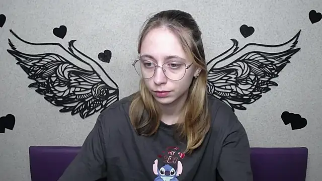 TracyLll online show from March 2026 05:59:02 AM