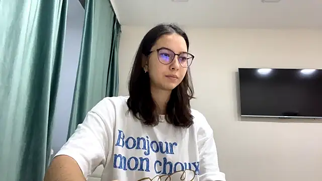 Snapshot of Allisgree chatting on November 2025 07:16:01 AM Allisgree online show from November 2025 07:16:01 AM