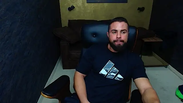 Snapshot of HayesWood chatting on November 2025 05:42:02 AM HayesWood online show from November 2025 05:42:02 AM