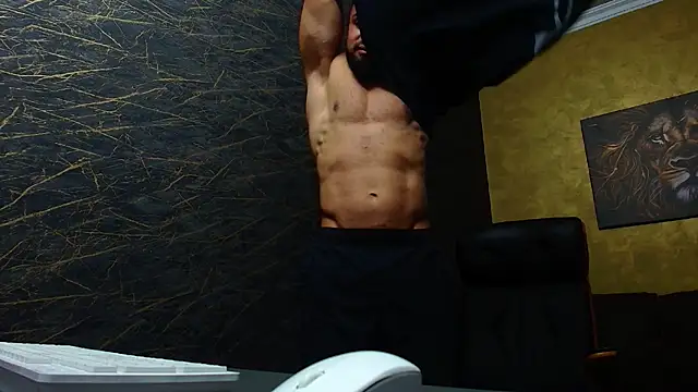 Snapshot of HayesWood chatting on November 2025 05:29:02 AM HayesWood online show from November 2025 05:29:02 AM