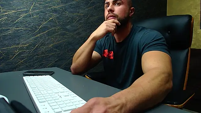 Snapshot of HayesWood chatting on November 2025 05:29:02 AM HayesWood online show from November 2025 05:29:02 AM