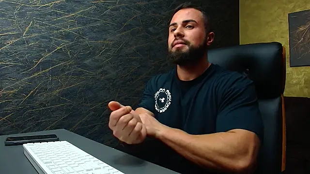 Snapshot of HayesWood chatting on November 2025 05:39:01 AM HayesWood online show from November 2025 05:39:01 AM