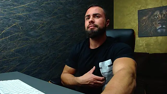 Snapshot of HayesWood chatting on November 2025 06:00:02 AM HayesWood online show from November 2025 06:00:02 AM