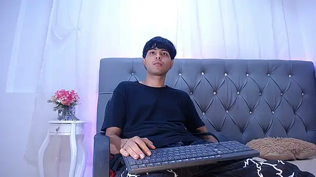 Snapshot of TonnyHawk707 chatting on October 2025 11:11:01 AM TonnyHawk707 online show from October 2025 11:11:01 AM