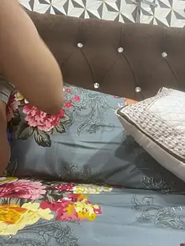 Heena Sharma982 online show from February 2026 06:45:01 PM