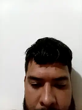 Snapshot of franck10E chatting on December 2025 04:33:01 PM franck10E online show from December 2025 04:33:01 PM