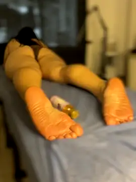 Vickybon online show from November 2025 06:29:01 PM