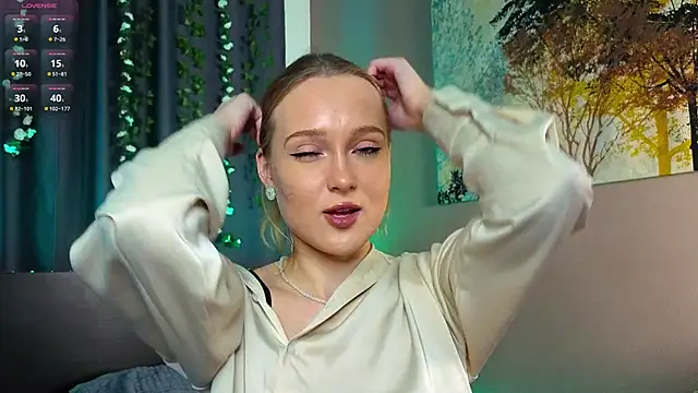 Snapshot of VanessaLightDiamond chatting on November 2025 04:11:02 AM VanessaLightDiamond online show from November 2025 04:11:02 AM