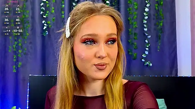 Snapshot of VanessaLightDiamond chatting on November 2025 04:03:02 AM VanessaLightDiamond online show from November 2025 04:03:02 AM