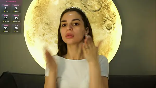 LauraHansil online show from December 2025 06:08:02 AM