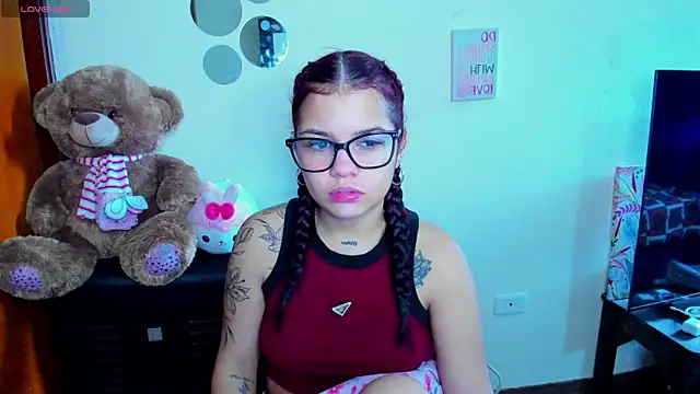 Emma boo online show from April 2026 04:23:01 PM