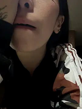 Moon And Sunn online show from December 2025 02:21:01 AM