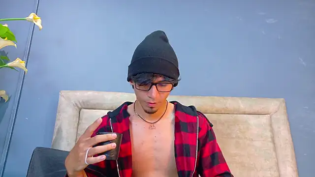 Snapshot of kane_del_toro chatting on December 2025 01:35:02 AM kane del toro online show from December 2025 01:35:02 AM